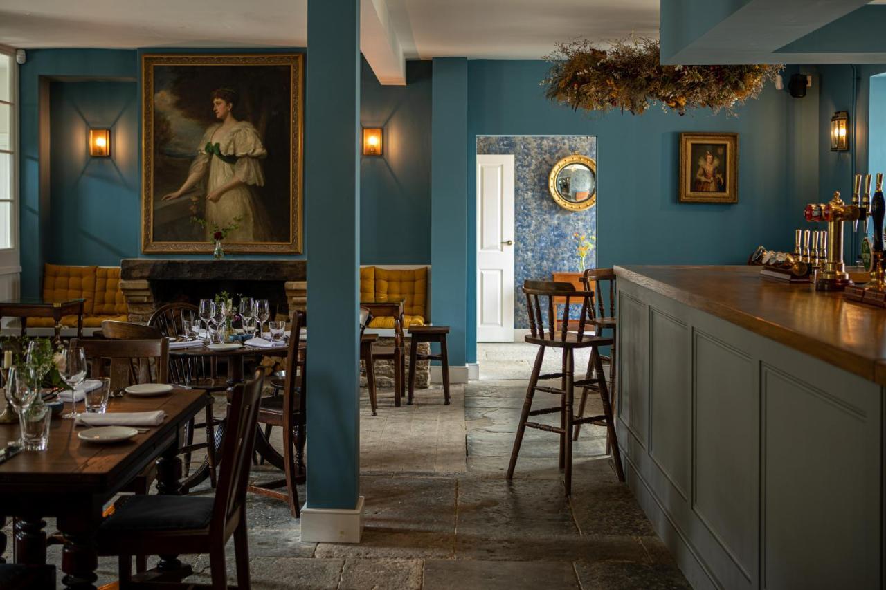 The Queens Arms Poyntington Bagian luar foto